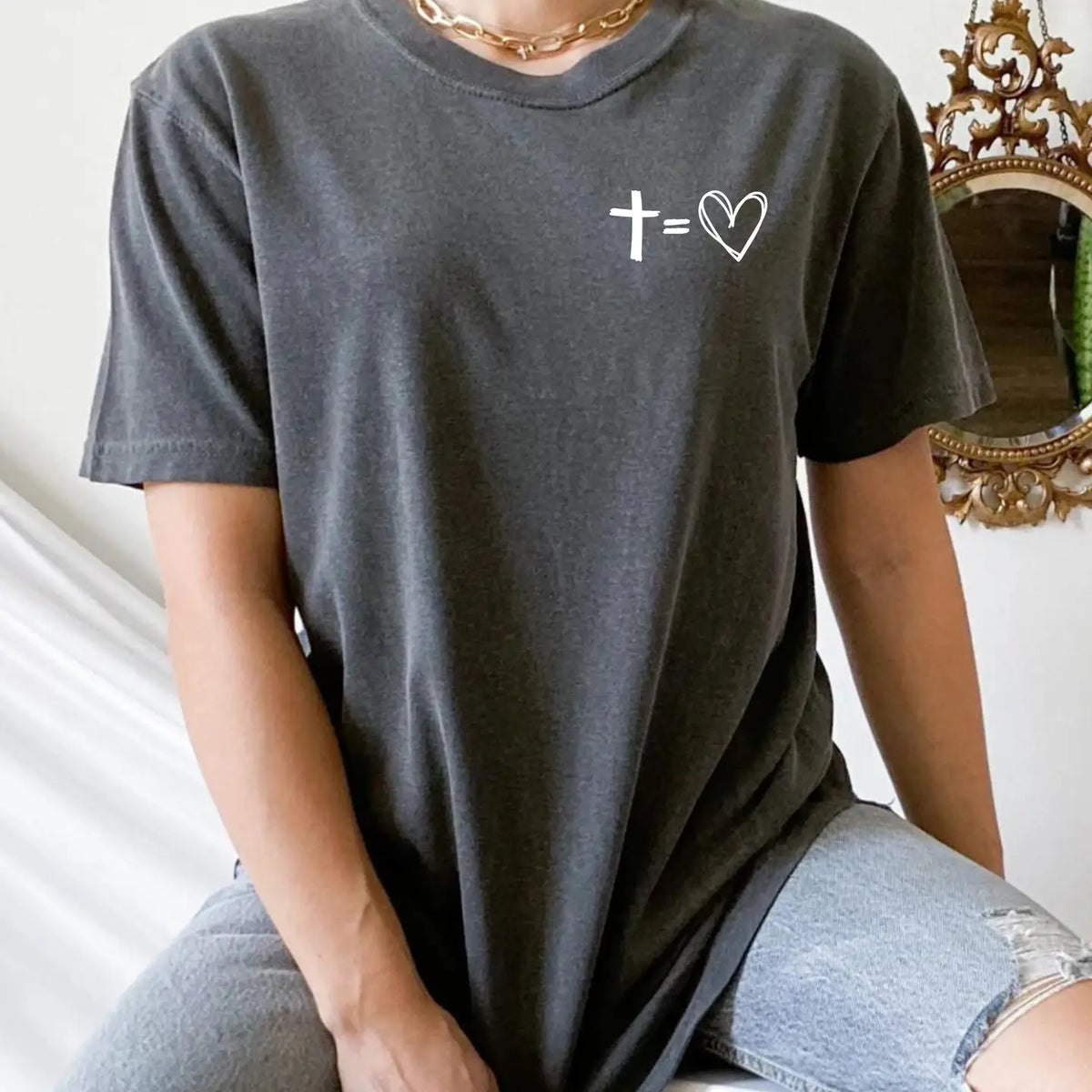 PREORDER Jesus has My Back Graphic Tee