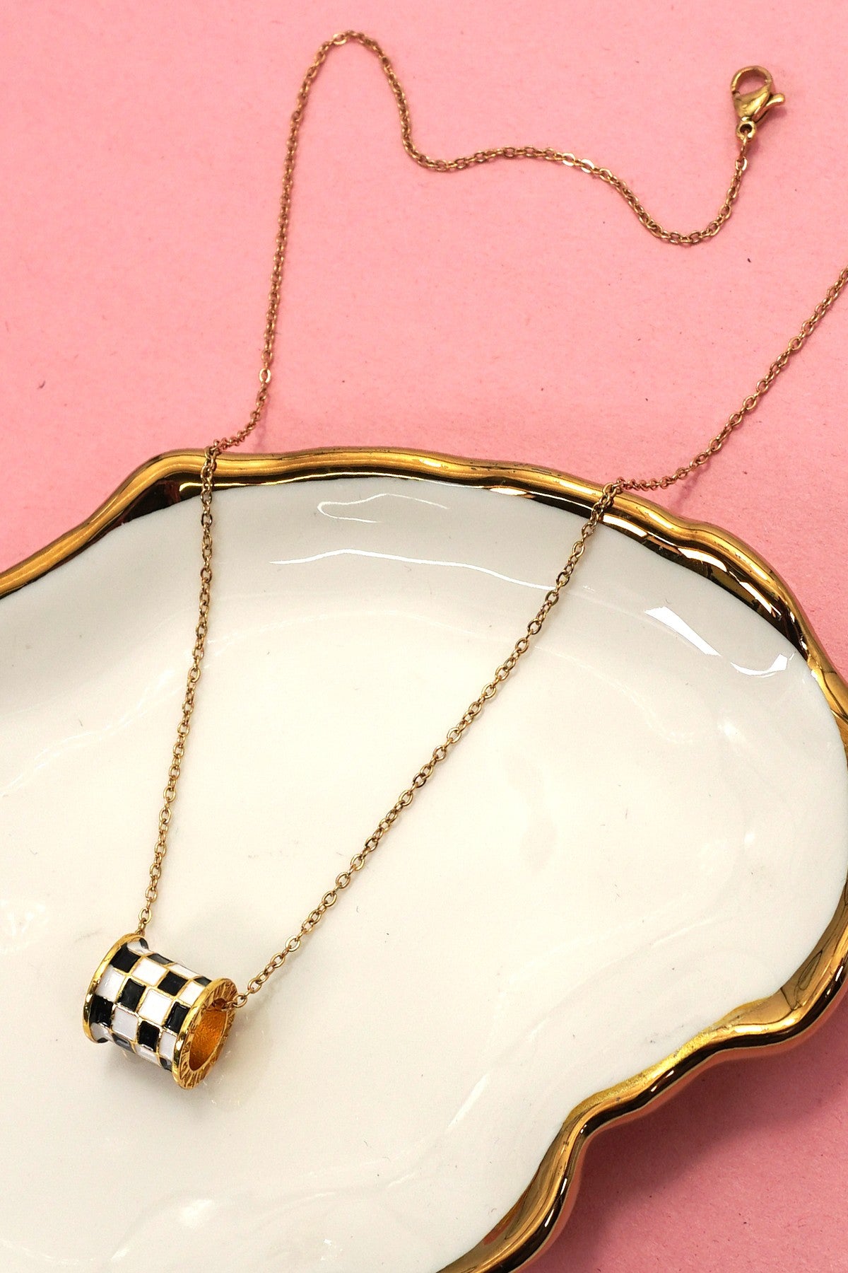Black and White Checkered Barrel Necklace